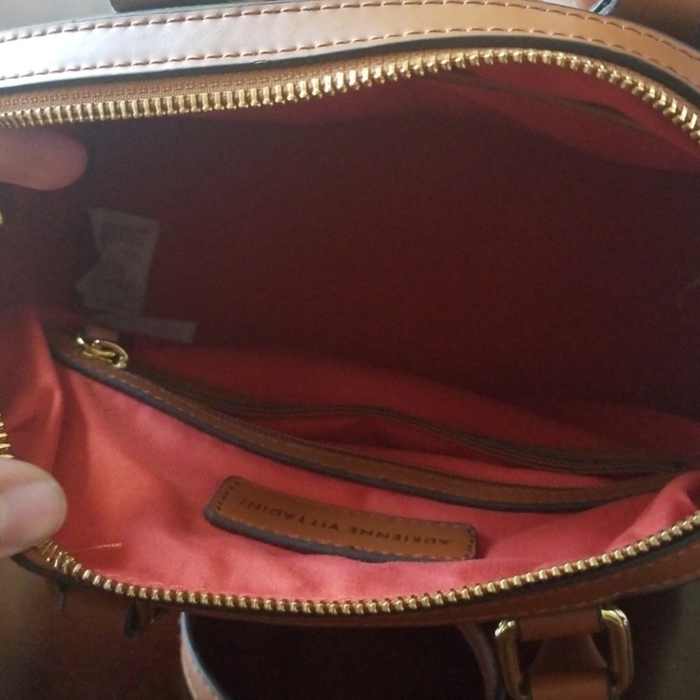 Handbag - Picture 4 of 5